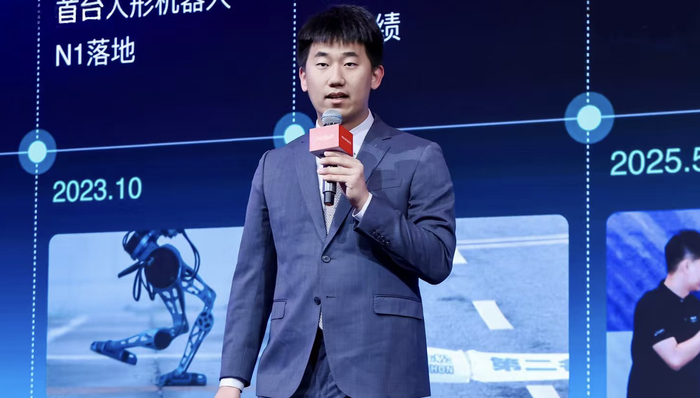 Songyan Power founder Jiang Zheyuan interviewed at AWE 2026